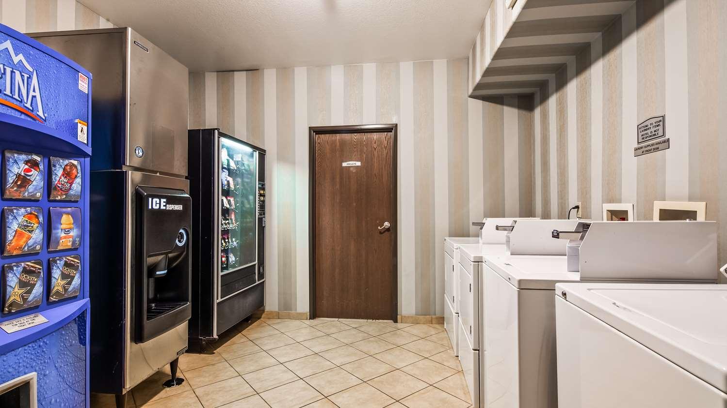 Best Western Plus Main Street Inn Brawley Extérieur photo
