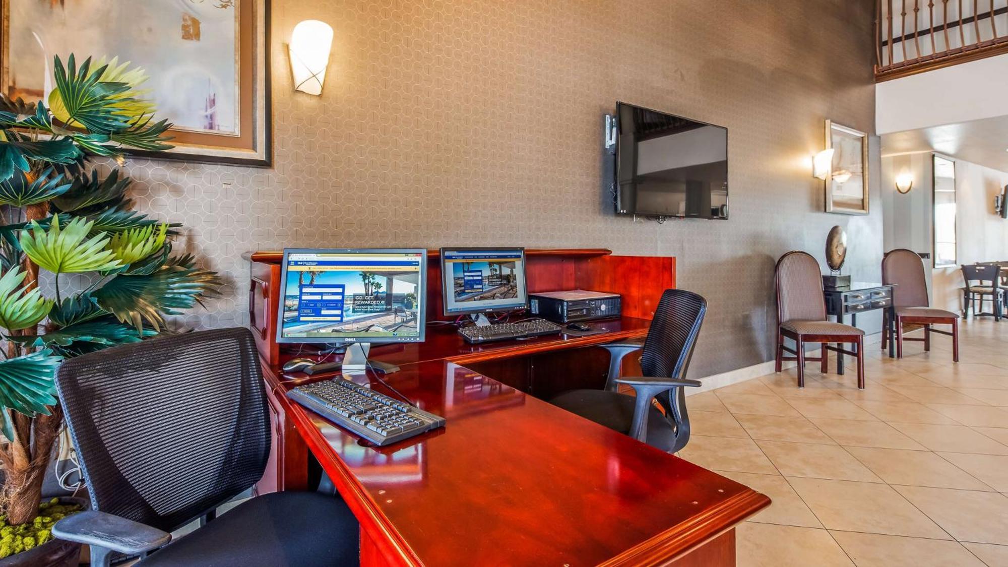 Best Western Plus Main Street Inn Brawley Extérieur photo